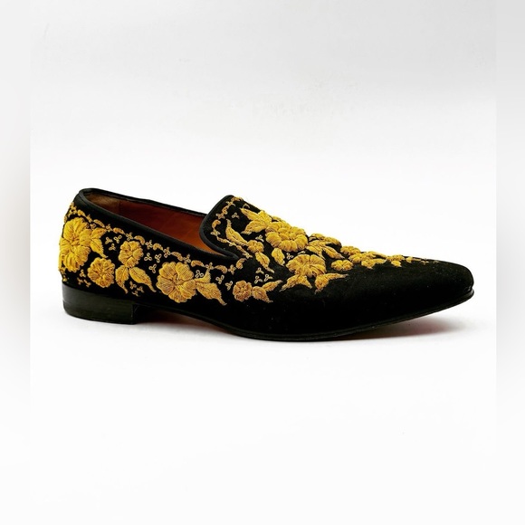 CHRISTIAN LOUBOUTIN Royal Embroidered
Shoes. Good condition. Size 41 - Picture 1 of 5